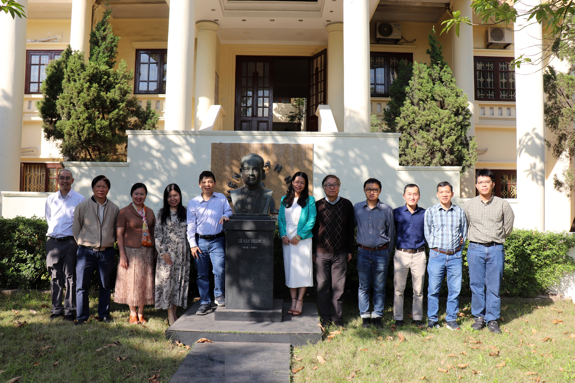 phong-dai-so-va-ly-thuyet-so