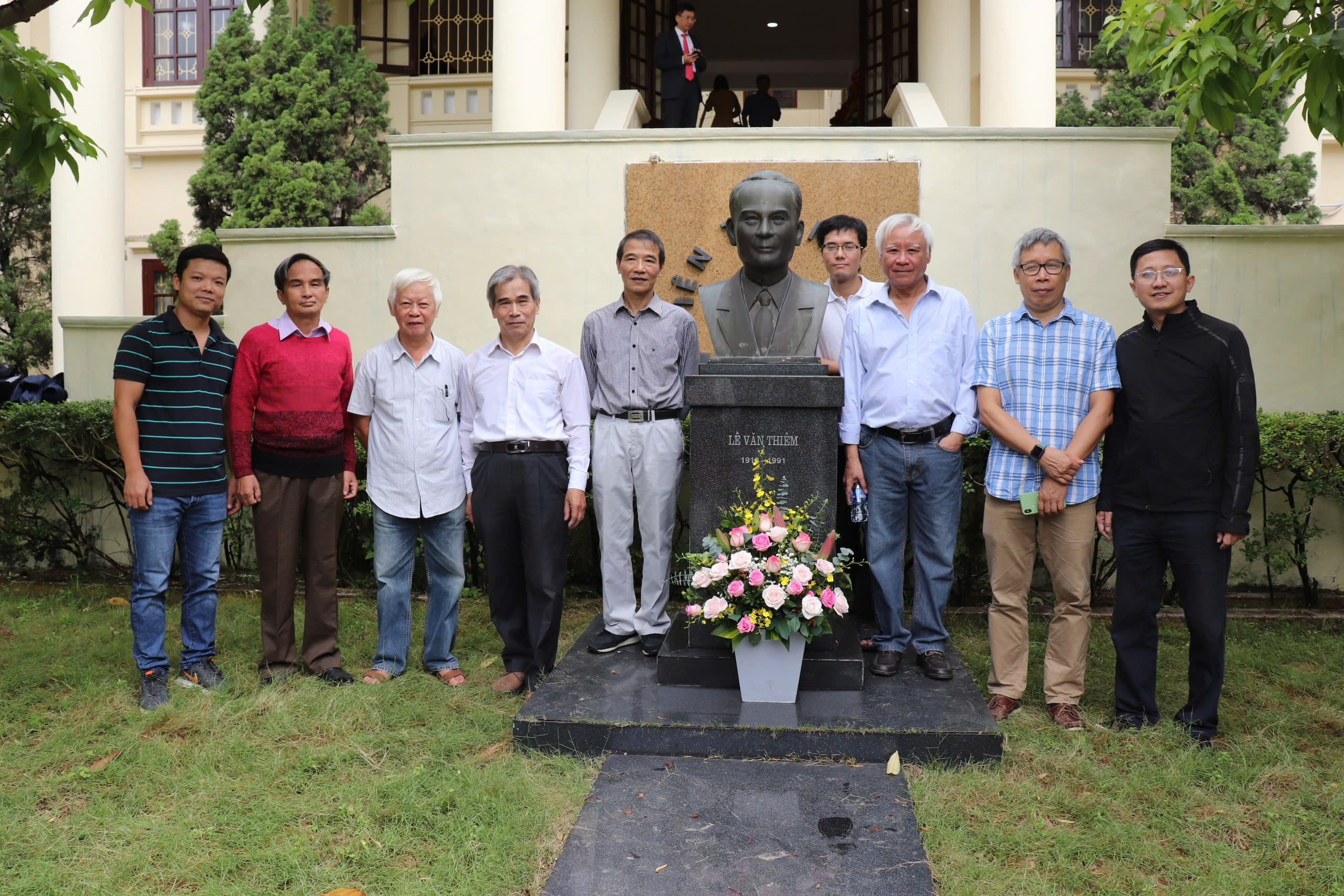 phong-hinh-hoc-va-topo