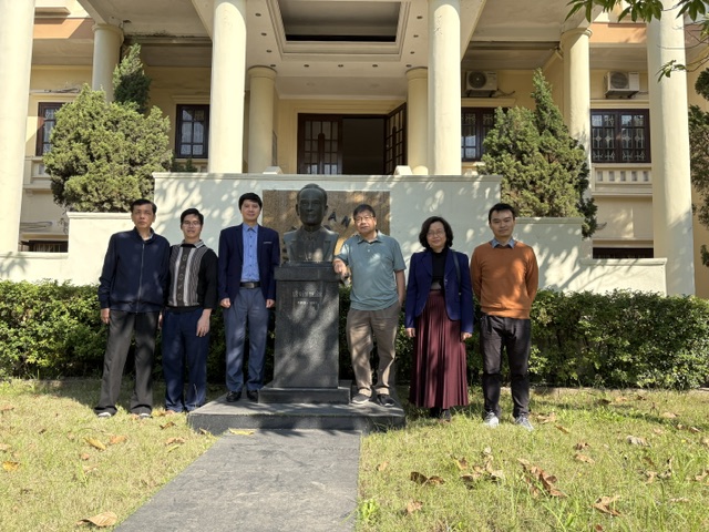 phong-giai-tich-va-phuong-trinh-vi-phan